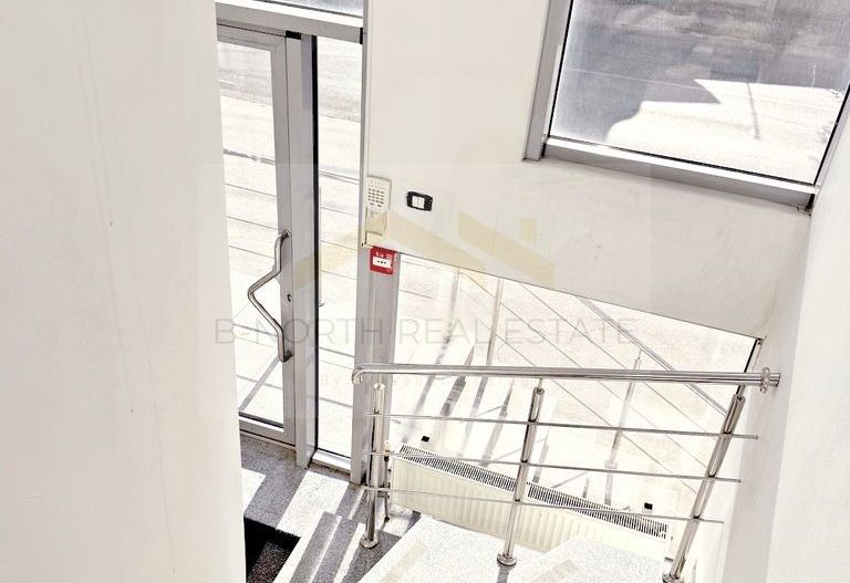 Spațiu comercial pretabil Supermarket / Retail / Showroom stradal /parcare mare - Poză 9