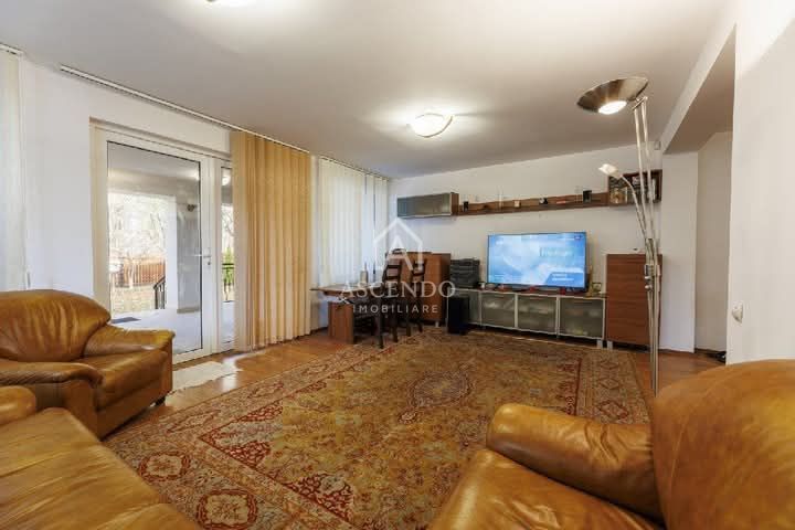Vilă cu vedere panoramică în Breaza – Ideală pentru vacanță sau investiție - Poză 6