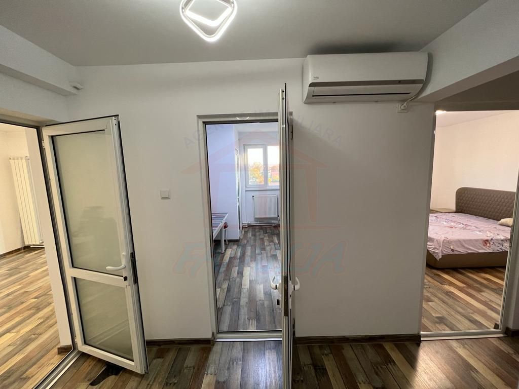 Inchiriem apartament cu 3 camere in centrul orasului, pret 500 euro - Poză 22