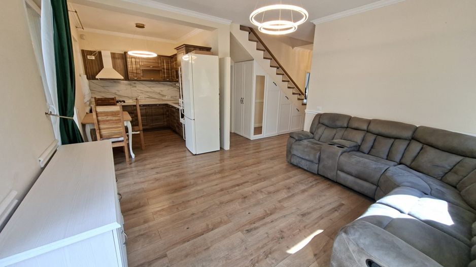 Duplex in Dumbravita cu camera pe parter - Poză 1