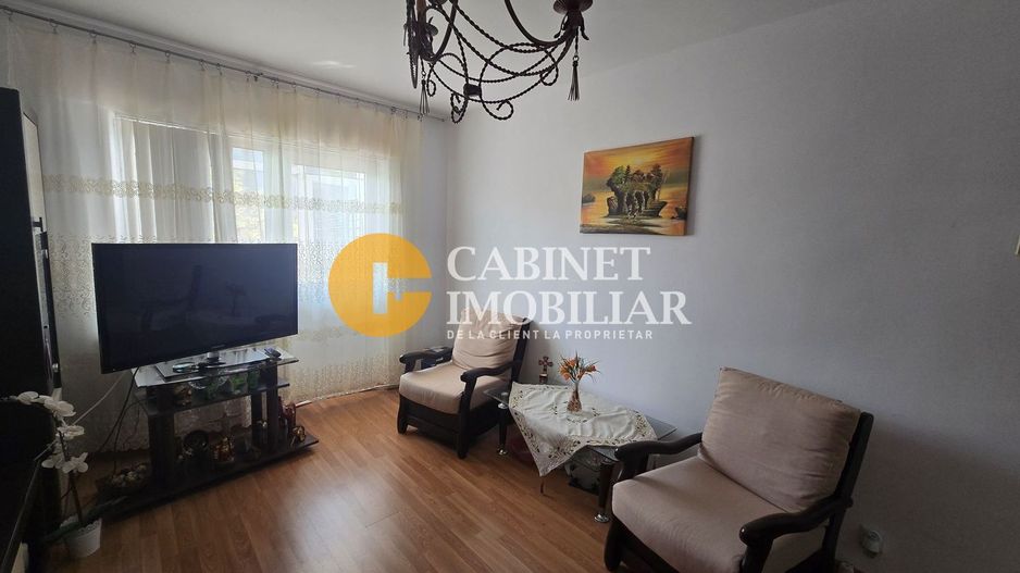 De vânzare apartament 3 camere – Tg Cucu - Poză 2
