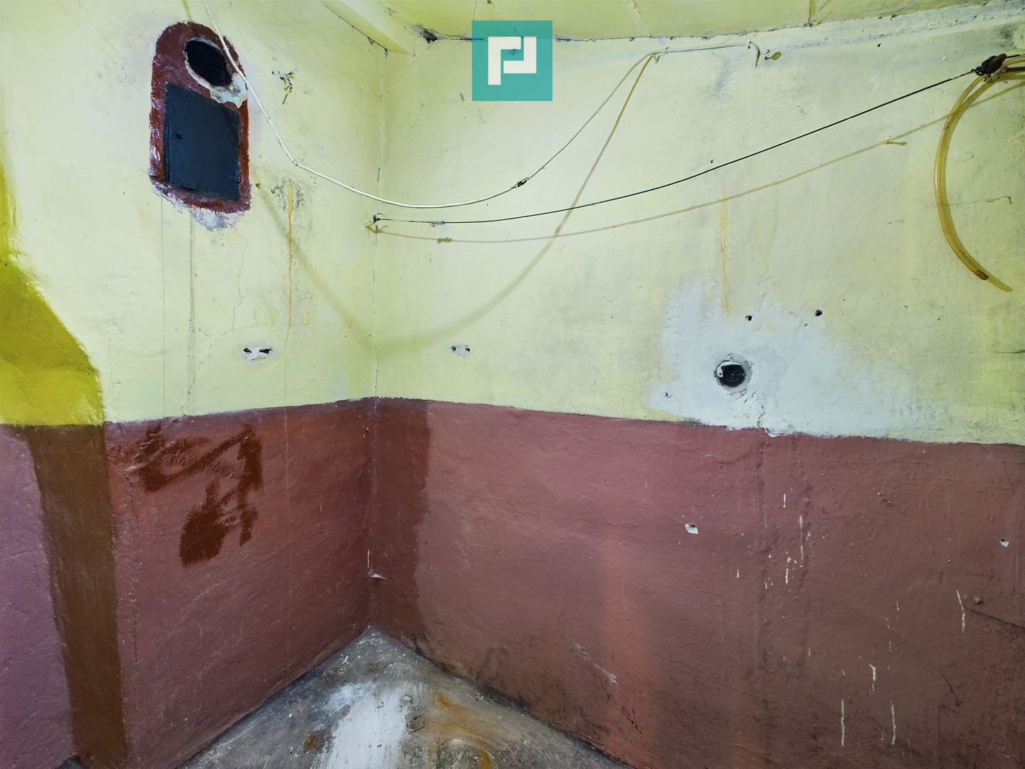 Casă modestă cu 3 camere în Ghioroc - Poză 4