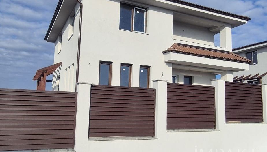 Casa individuala 5 camere Dezmir - Poză 2