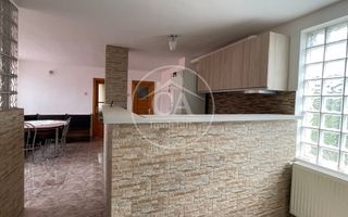 Casa de vânzare cu 8 camere de tip P+E+M in zona Rogerius, Oradea - Poză 11