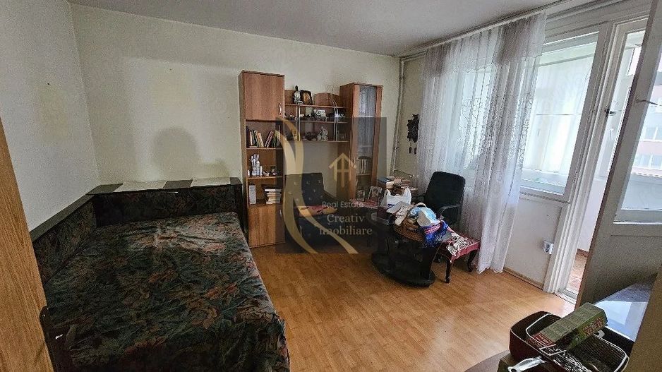 Vând apartament cu 3 camere, 4 4, Antiaeriană - Poză 3