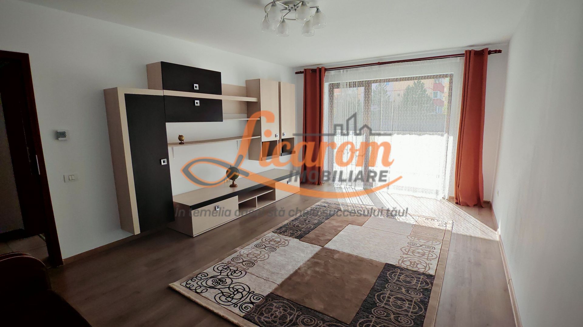 Apartament 2 camere,decomandat,bloc NOU,zona Judetean,mobilat,utilat - Poză 2