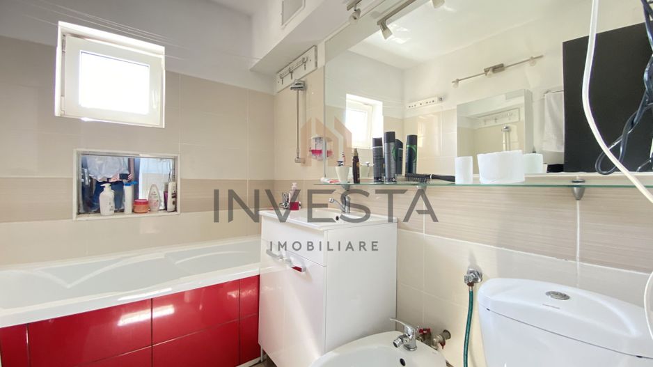Apartament 3 camere decomandat cu balcon si parcare, zona Gruia - Poză 9
