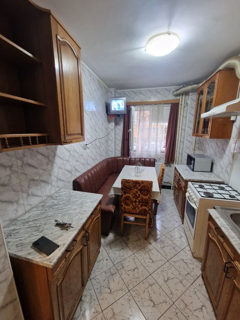 De inchiriat apartament 2 camere 60mp, zona Piata Rahova - Poză 1