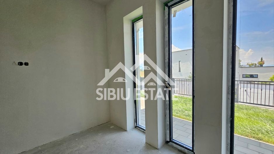 Casa pe parter, cu priveliste panoramica partial finisata - Poză 5
