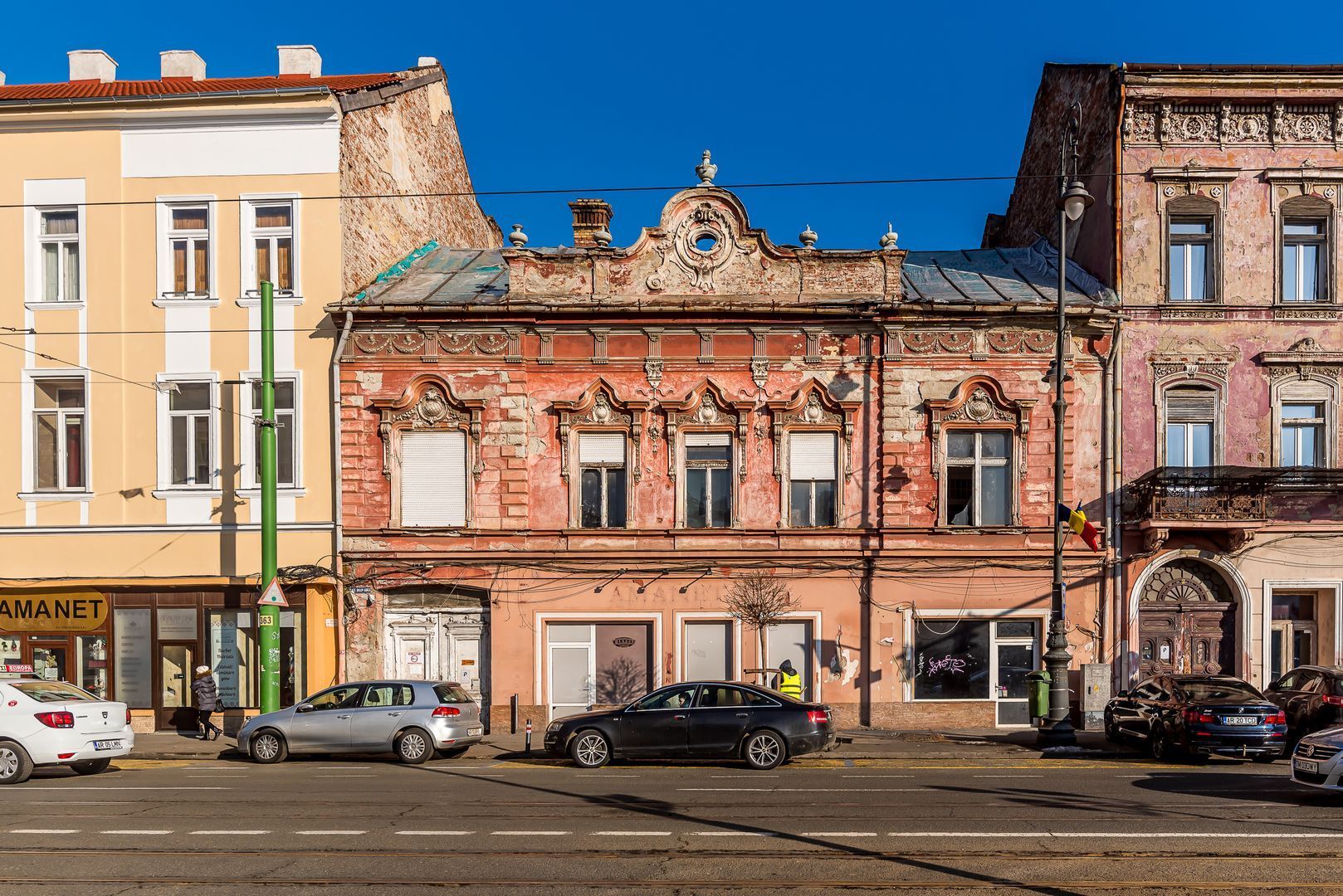 Clădire ultracentrală Arad | lângă Teatru | NU este Monument! - Poză 2