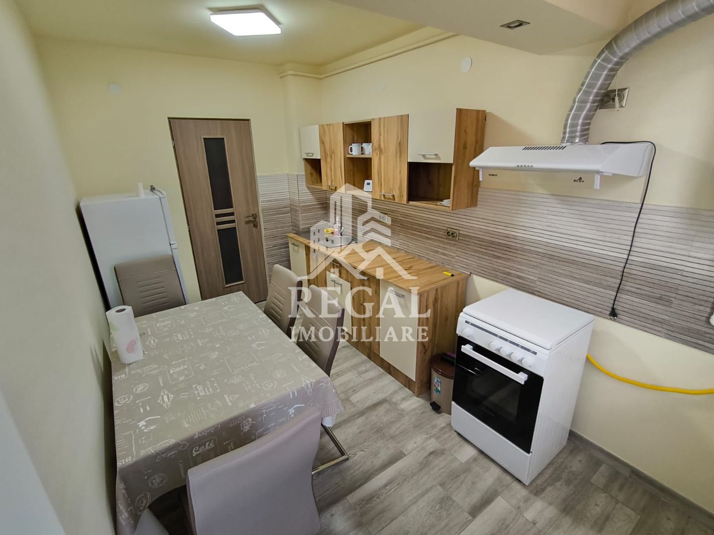 Apartament 2 camere semidecomandat de închiriat – Micro 4, etaj 2/4 - Poză 7