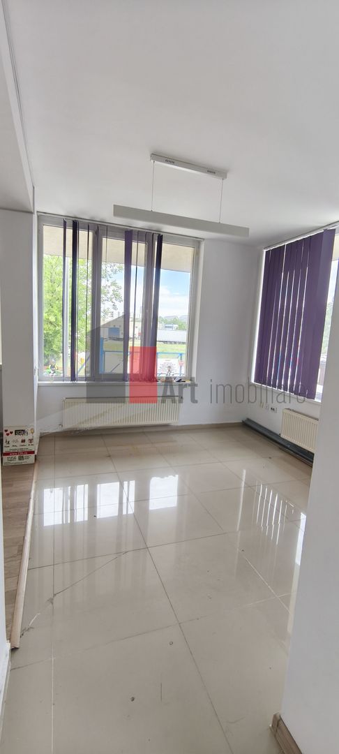 Spatiu comercial 2 etaje stradal, compartimentat - Poză 3