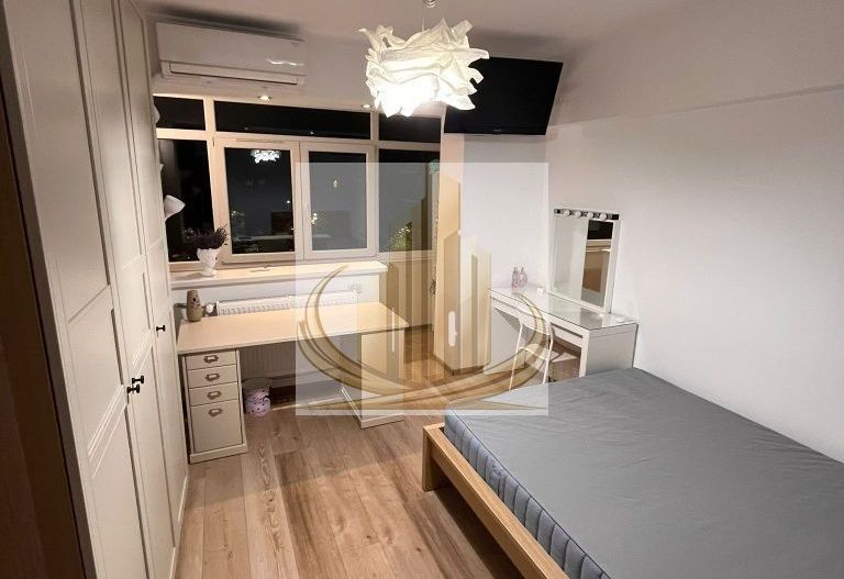 Vând apartament cu trei camere confort 1 - Poză 2