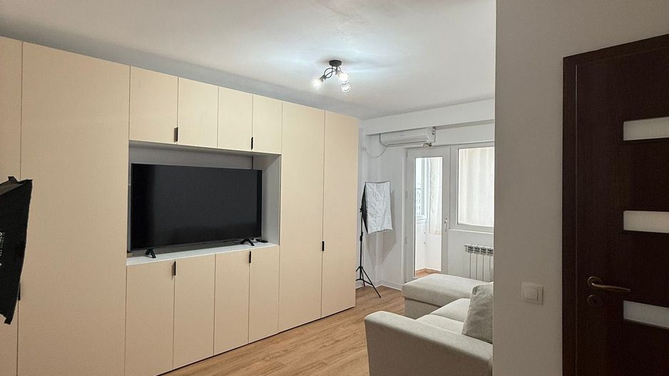De închiriat: Garsonieră  Apărătorii Patriei - Brâncoveanu | Renovata Complet - Poză 1