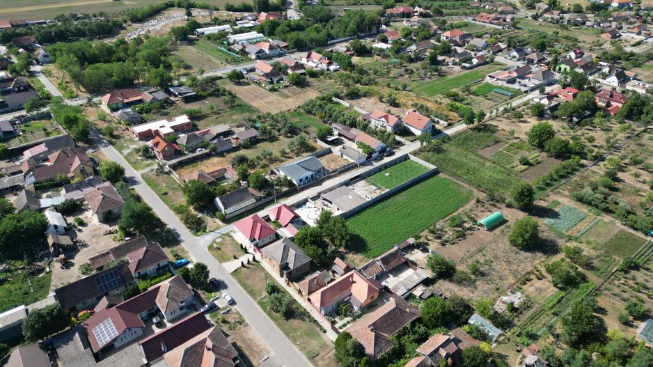 Casă cu teren de 2171 mp, zona centrală Șimand - Poză 11