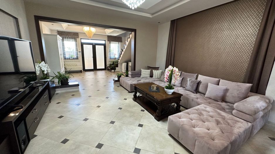 CASA EXCEPTIONALA CU LIVADA PROPRIE - Poză 44