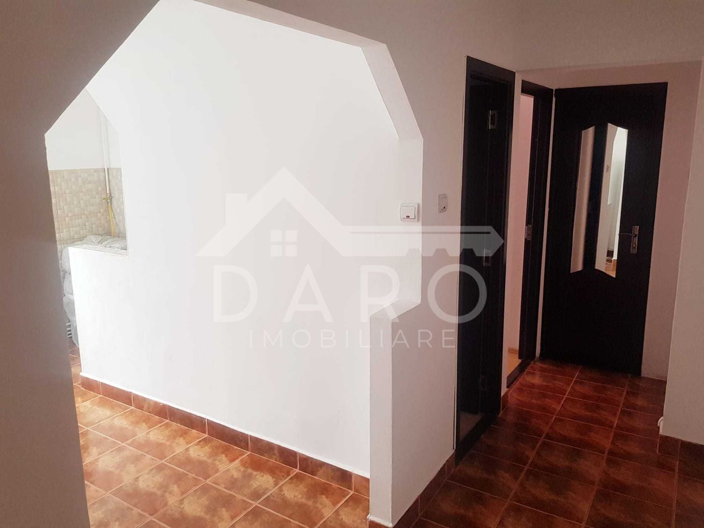 Apartament 2 camere decomandat / Tudor Str. Muncii - pozitie perfecta - Poză 4