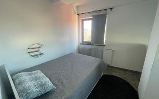 Casa moderna alcatuita din trei apartamente, zona Rovine - Poză 13