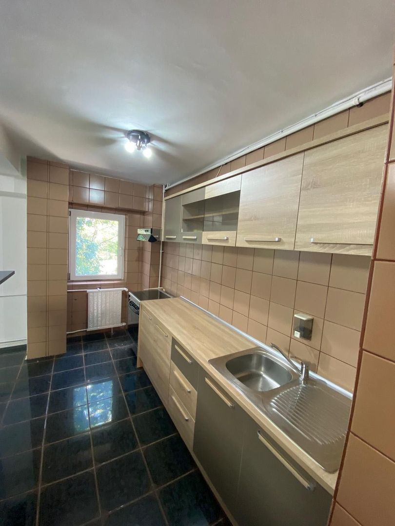 Inchiriez gasoniera Timpuri Noi + loc de parcare - Poză 4