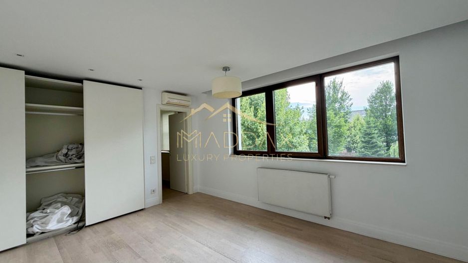 Vila cu 9 camere *900 teren* & piscina privata // Pipera - Poză 22