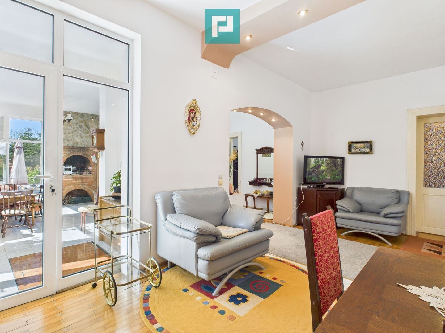 Casă cu piscină și teren generos, Sântana - Poză 2