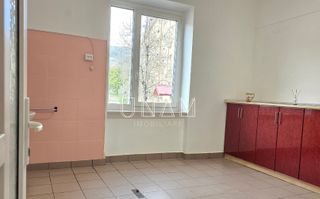 Birou renovat | Blocul 800 | ideal cabinet sau servicii - Poză 1