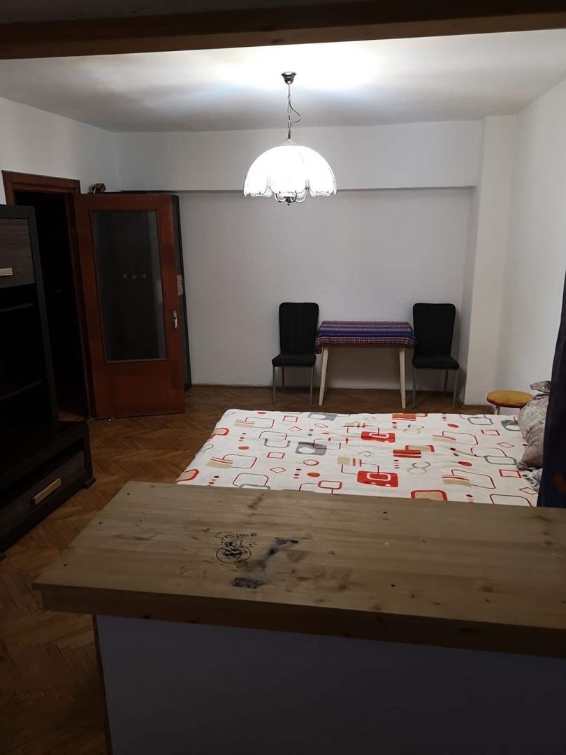 Apartament decomandat 2 camere- Rovine - Poză 2