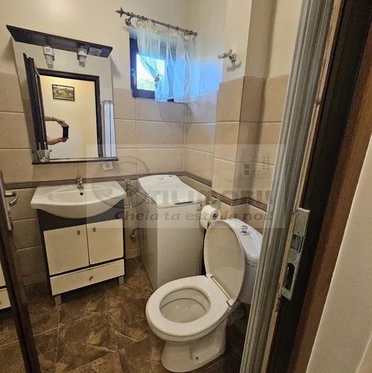 Ap 3 camere–vis-a-vis de Colegiul Național „Costache Negruzzi"- 750 E - Poză 7