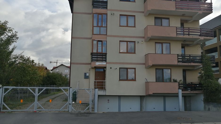 3 camere, structura mare, curte si garaj - Poză 29