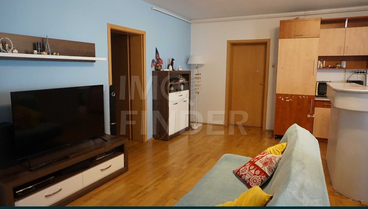 Vânzare 3 camere Bună Ziua, etaj 1, garaj individual - Poză 1