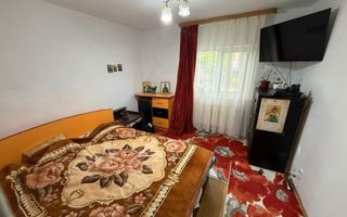 De vanzare apartament cu 3 camere, zona Mall - Poză 4