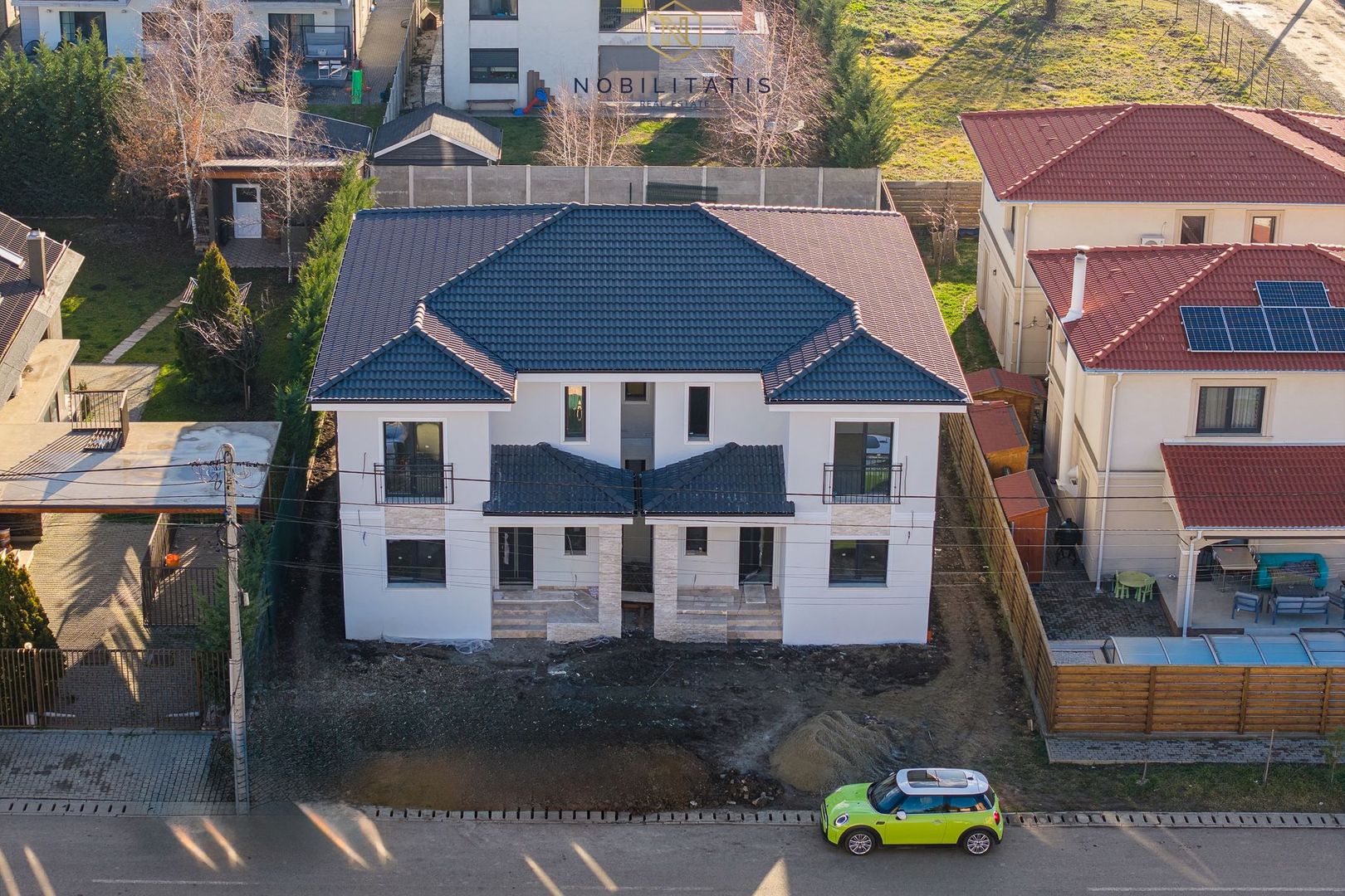 Duplex nou deosebit - despartit prin camera tehnica | Curte amenajata - Poză 9