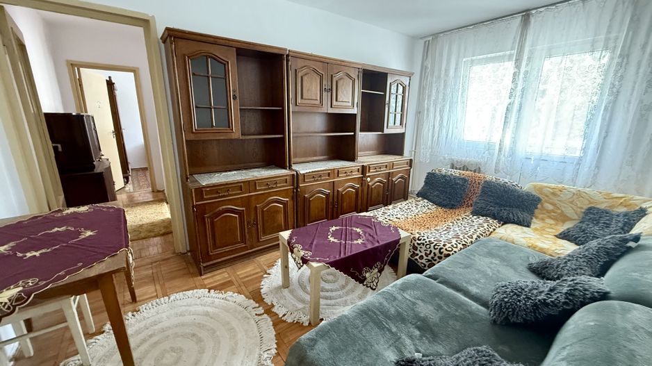 APARTAMENT 4 CAMERE - Poză 1