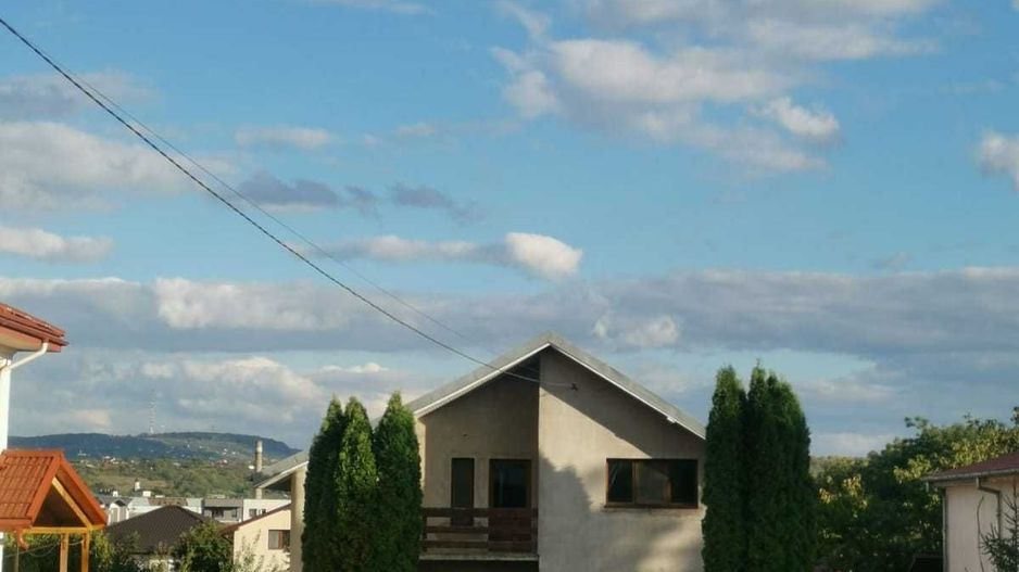 Vila cu  2500 m/p. in zona Expo-Mobila sau Mega-Image. - Poză 1