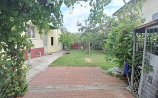 Casa +1.800 mp teren intravilan de vanzare zona Popoveni - Poză 2