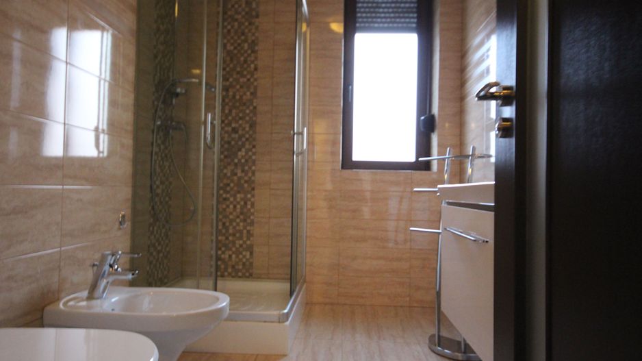 Spațios 4 camere, zona Braytim - Poză 17