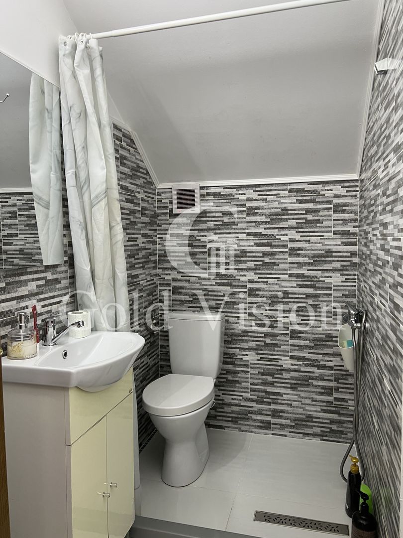 Case cu 7 camere, curte proprie + spălătorie, în Sighetu Marmației - Poză 21