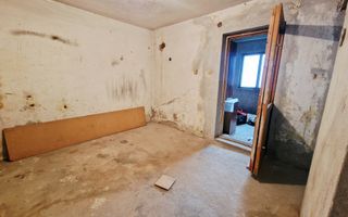 Boxa cu 2 camere in Cetate - Poză 2