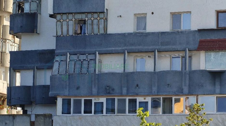 Apartament 2 camere, Pașcani, zona Piață Vale, etaj 2, bloc 1990, renovat recent - Poză 2