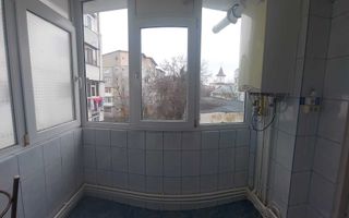 Apartament 3 camere de vânzare – Micro 21 | Etaj 2/4 | Centrală Ariston | Izolat - Poză 6