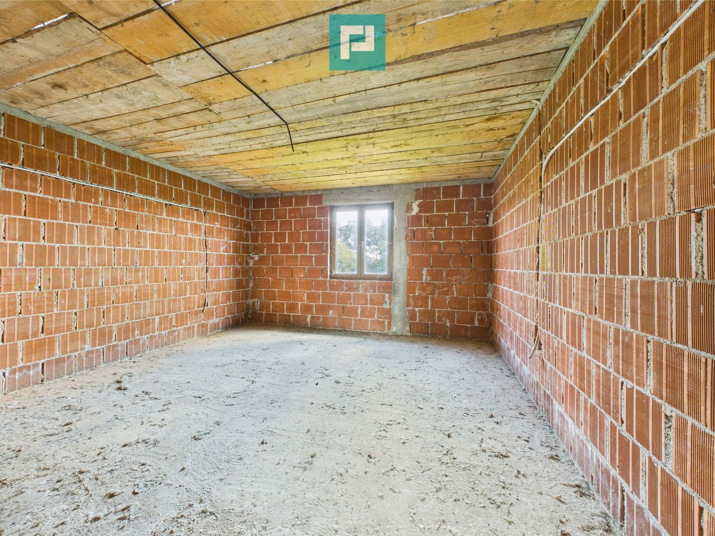 Casă la roșu, P+1, în localitatea Beliu, Arad - Poză 9