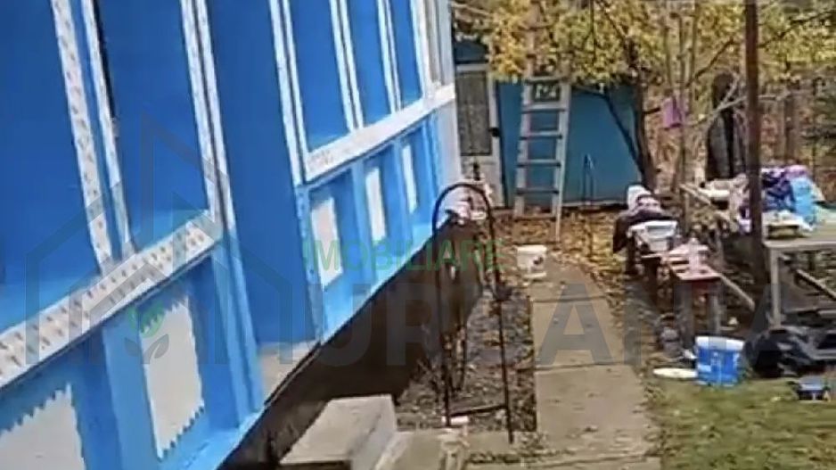 Vând casă cu teren - Poză 4