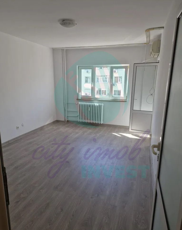 Garsoniera la 6 minute distanta de metrou - Poză 1