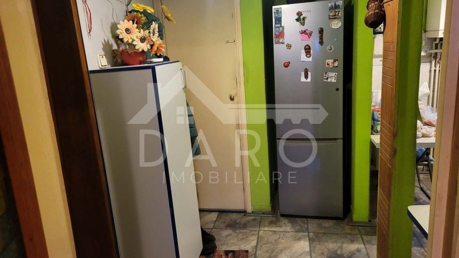 Vând apartament cu 3 camere în Dambu - Poză 4