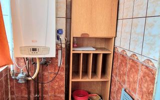 Ofer spre închiriere apartament 3 camere,2 bai, zona Lipovei, 400 euro/lună. - Poză 16