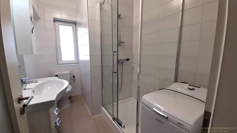 Piata Tractorul garsoniera in bloc vila, complet renovata - Poză 6
