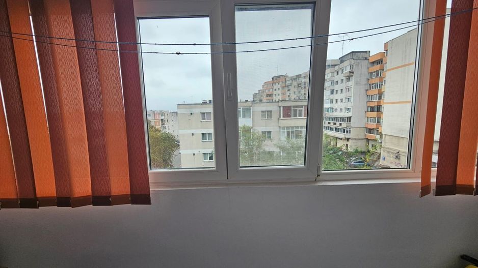 De vânzare apartament 3 camere, Prudu – Complex 2 - Poză 2