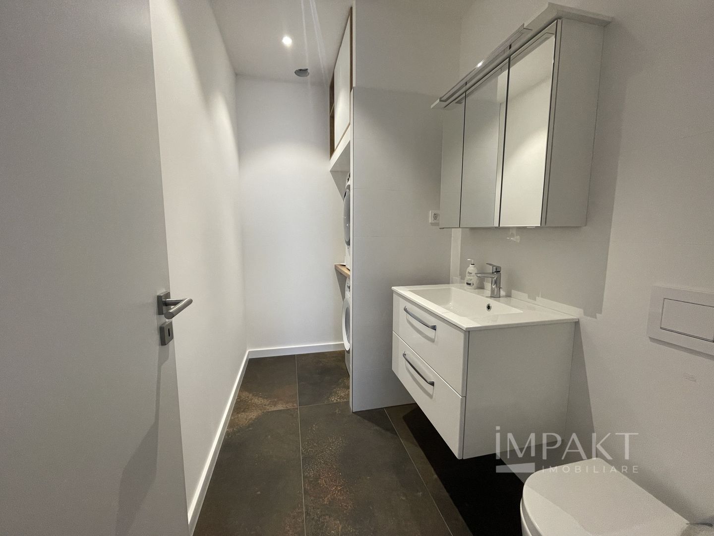 Casă de închiriat cu finisaje de excepție în Zona Semicentrală - Poză 14