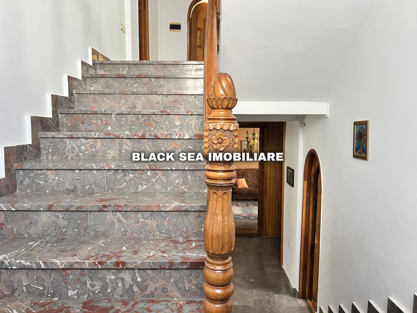 Vila 7 camere D+P+1+M - 2 Garaje - 50m de plaja - Zona centrala - Poză 4