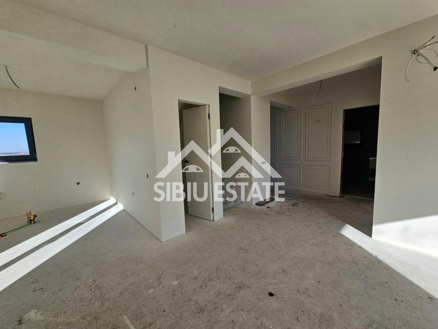 Casa 5 camere curte mare, casa noua - Poză 14